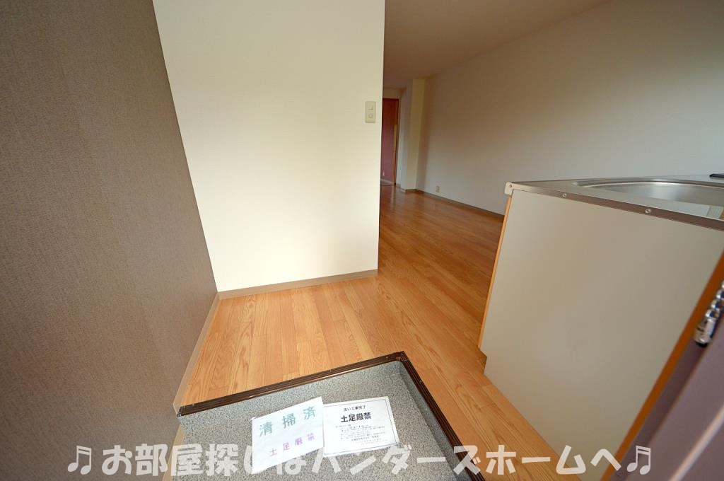 お部屋によって色目等異なる場合があります。