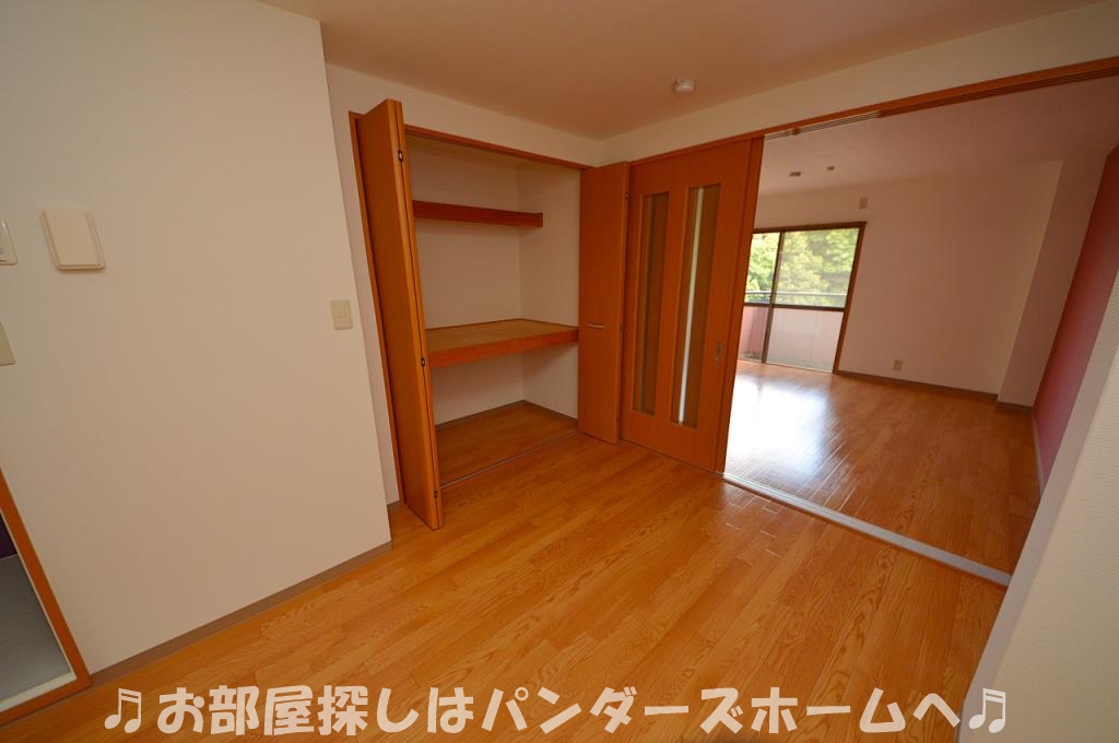 お部屋によって色目等異なる場合があります。