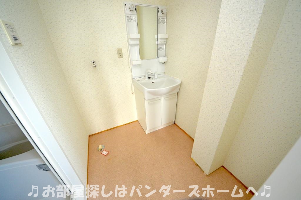 お部屋により色目等異なる場合があります。