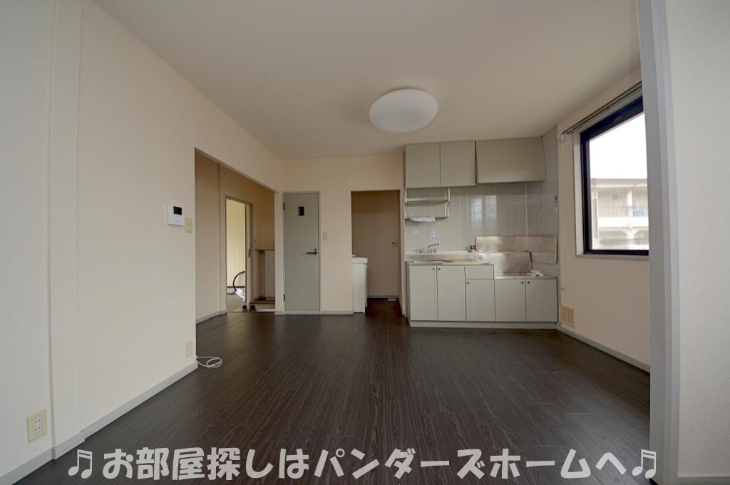 お部屋により仕様や色目等が異なります。