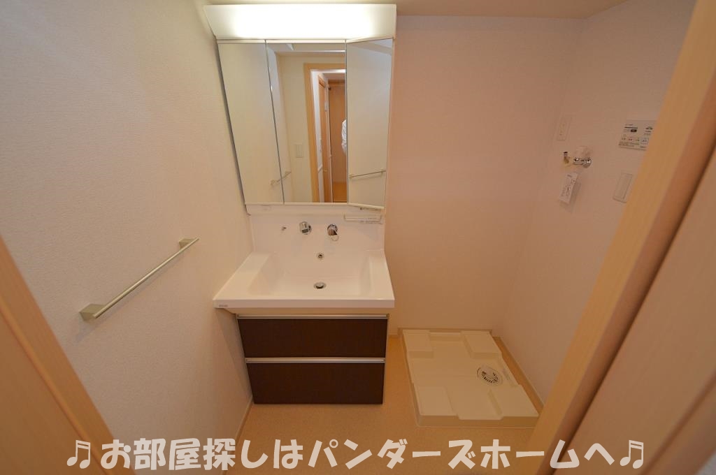 同マンション別部屋写真