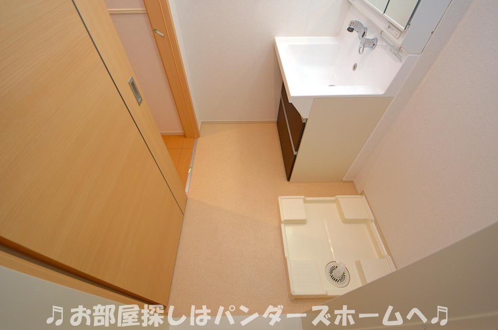 同マンション別部屋写真