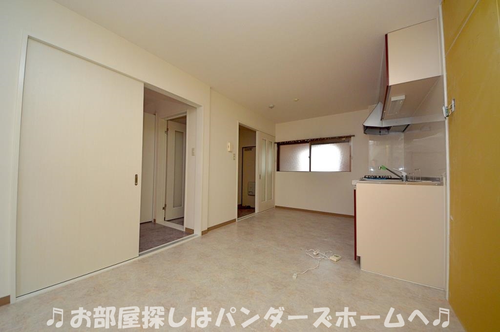 部屋によって色目・仕様等が違う場合があります。