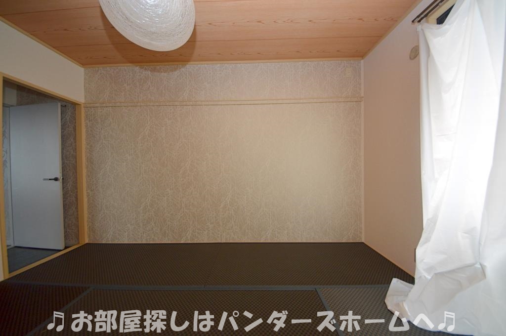 お部屋により仕様や色目等が異なります。